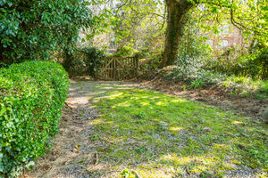 ACCESS FROM BATTLEFIELD LANE- click for photo gallery